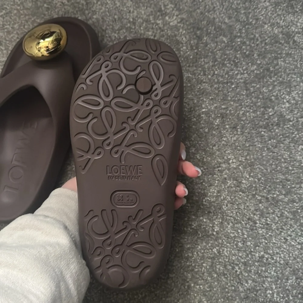 Bubble Slides with Gold Embellishment - Picture 5 of 5